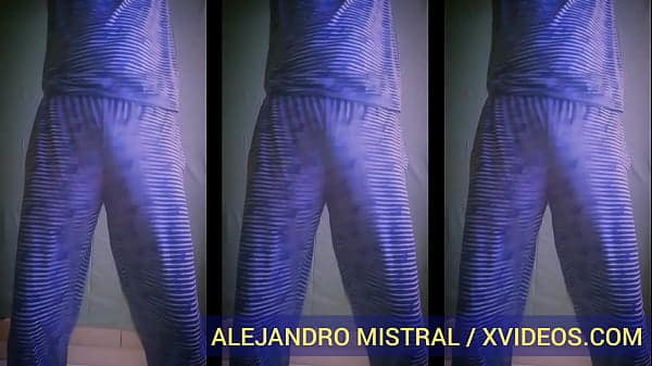 Hombre en trusa blanca ALEJANDRO MISTRAL
