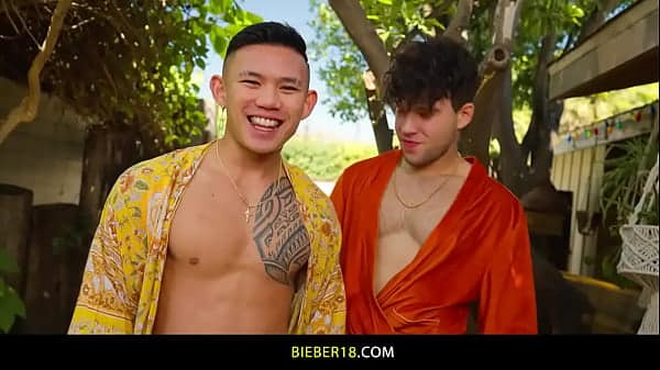Sexy inked stud Damien Cruz gets fucked by Joseph Castlian’s big cock