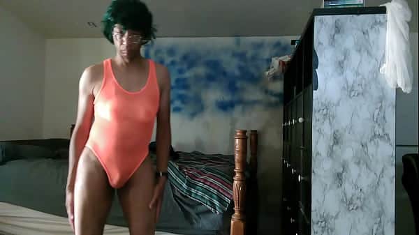 ANIME CD BOY IN ORANGE ONE-PIECE DANCING