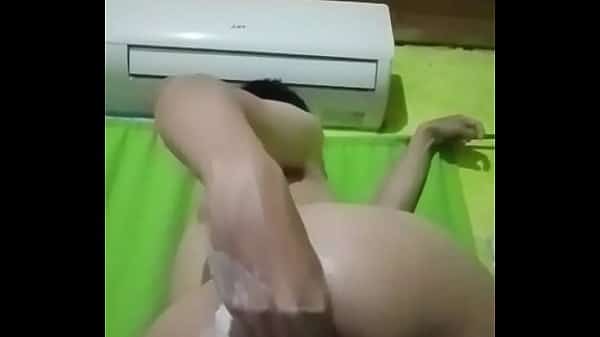 Fisting anal putito