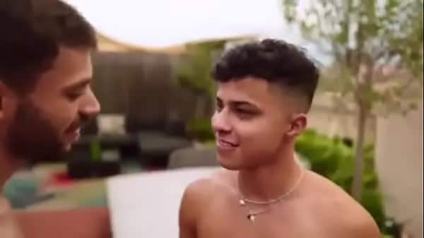 Dando leite no cuzao do amigo