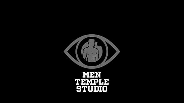 Relato erótico de machos en la cocina, fantasías sexuales entre heteros que se permiten disfrutar de vez en cuando, de otros hombres. Con imágenes de hombres hermosos, genrados por IA